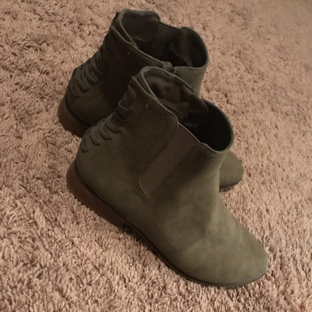 Booties - Picture 4 of 4